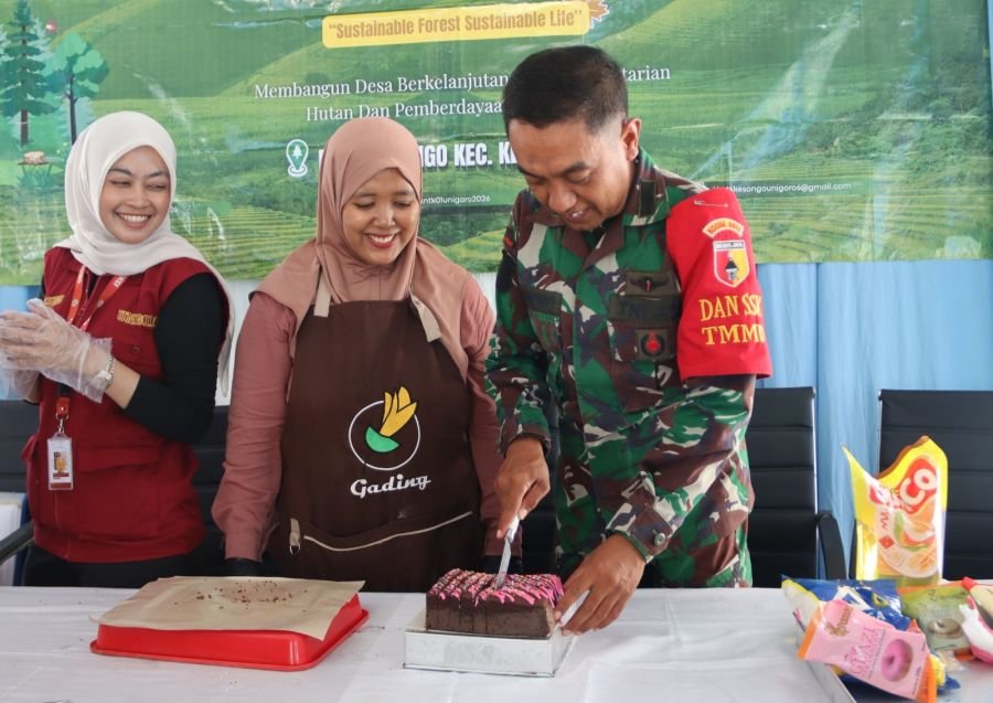 Sinergitas Satgas TMMD 129 Bojonegoro dan Mahasiswa KKN-TK Unigoro Dongkrak Ekonomi Desa Kesongo