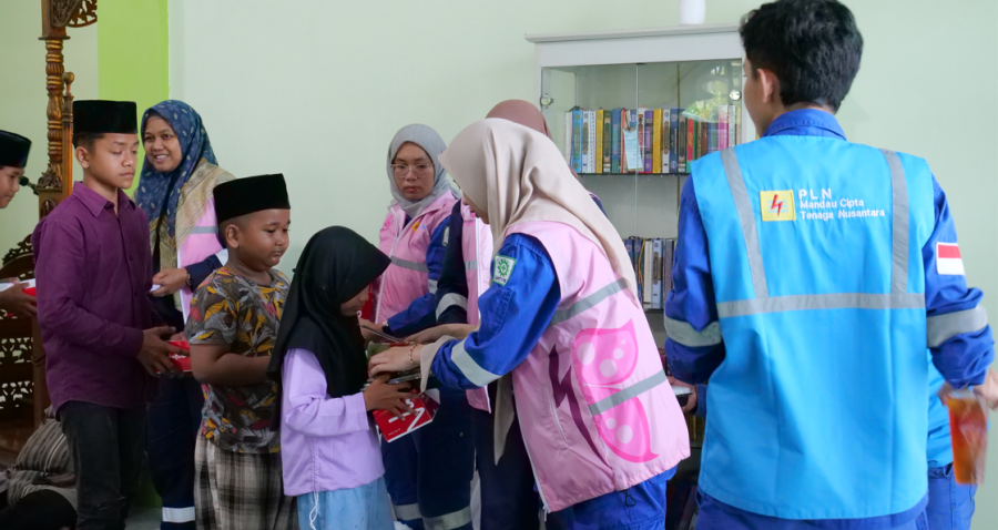 Srikandi PLN MCTN Berbagi Kebahagiaan Dalam Momen Maulid Nabi Muhammad SAW