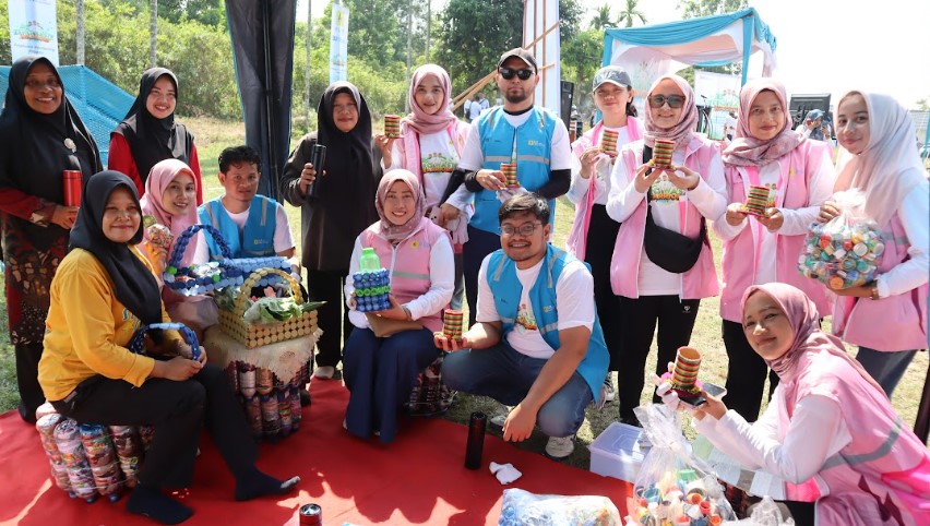 Srikandi PLN MCTN Dukung UMKM Daur Ulang dengan Memborong Merchandise Ramah Lingkungan