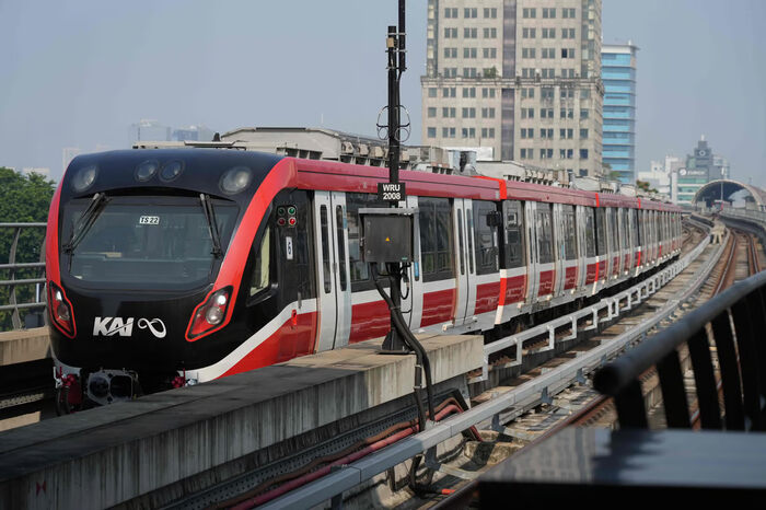 Tarif Mulai Rp5.000, LRT Jabodebek Jadi Pilihan Nyaman untuk Libur Long Weekend 18-20 April 2025