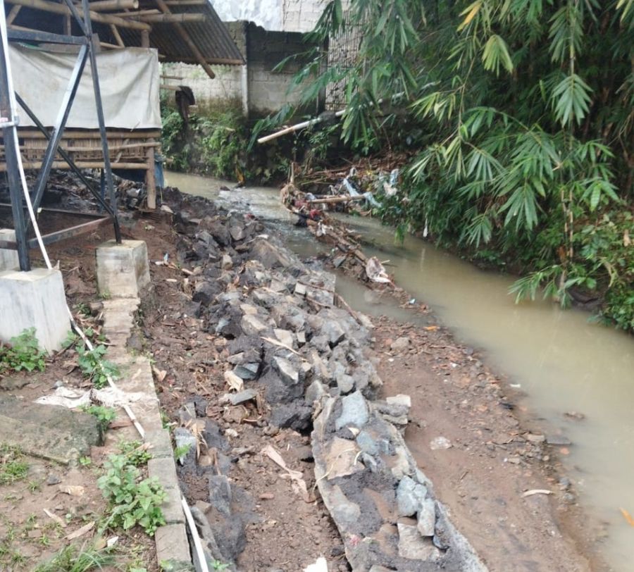 Tembok Penahan Tanah Ambruk di Purwakarta, Warga Desak Audit Proyek APBD