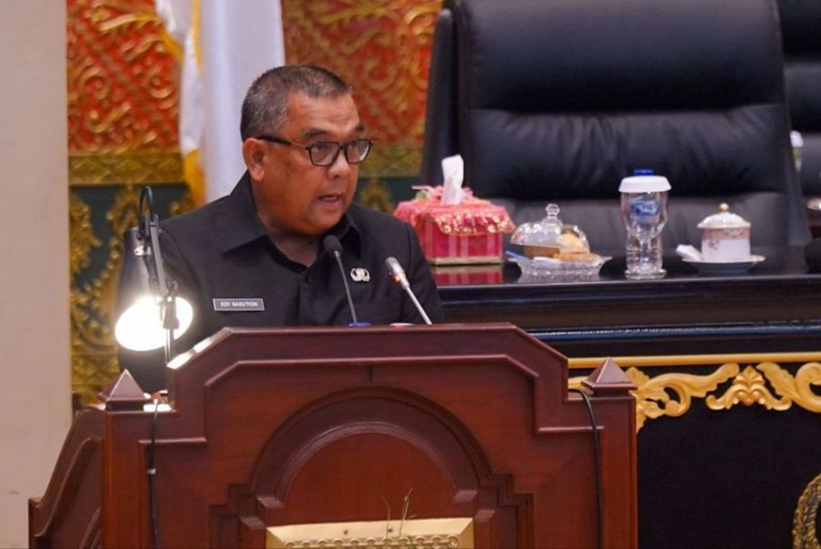 Wagubri Sampaikan Ranperda Tentang Pertanggungjawaban APBD Riau 2022