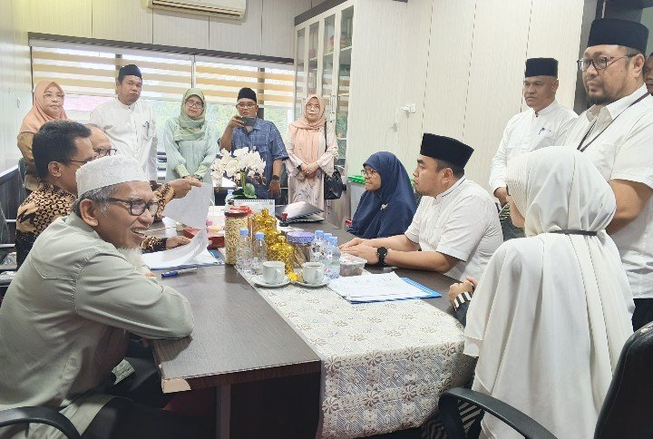 Wakil Rektor I UNRI Maksasai Indra Resmi Daftar Calon Rektor Periode 2026 - 2030