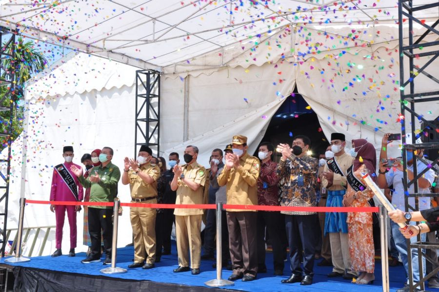 Wali Kota Saksikan Pemancangan Tiang Pertama SPAM Regional di Desa Kualu Kampar