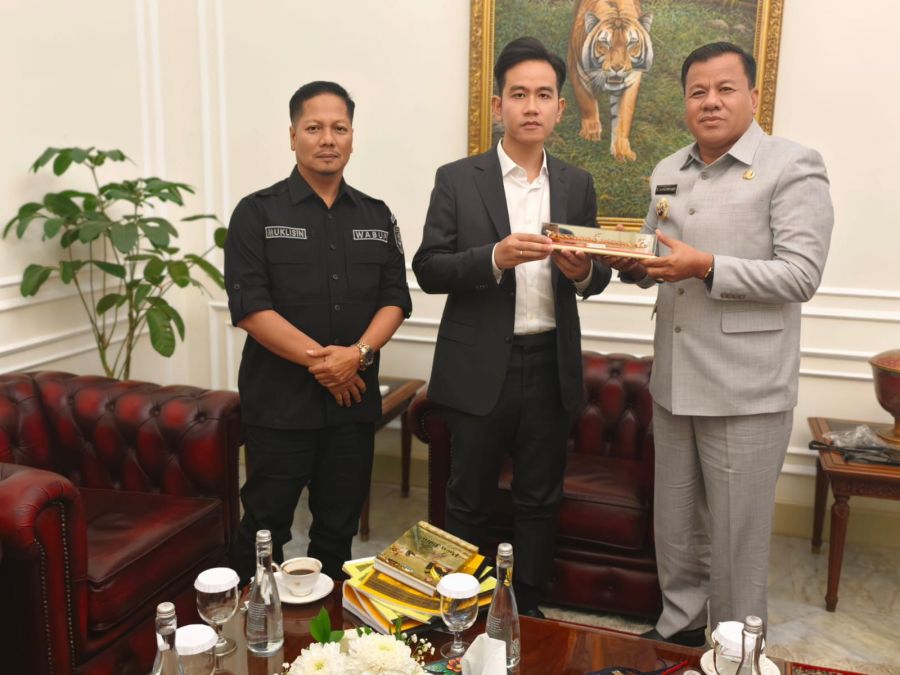 Wapres Gibran Hadiri Pacu Jalur 2025, Musisi AS Tampil Gratis!