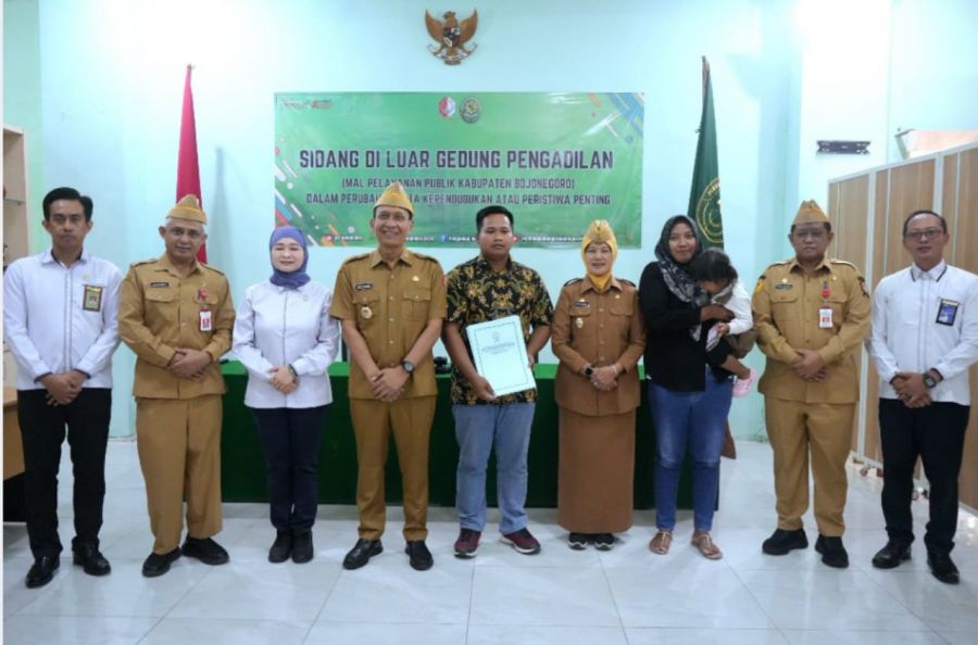 Warga Bojonegoro Kini Bisa Sidang Perubahan Data di Mal Pelayanan