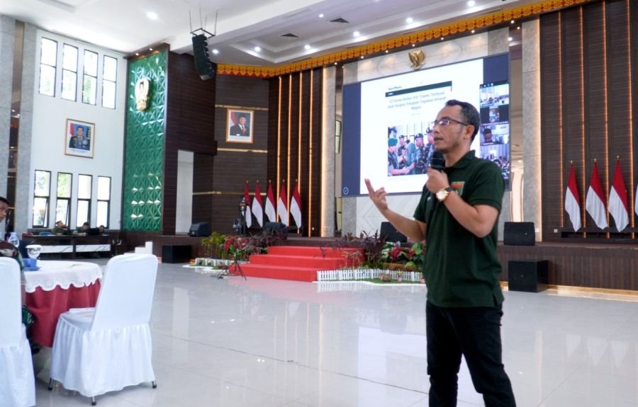 Yefrizal Jadi Narasumber Pelatihan Jurnalistik di Makodam XIX/Tuanku Tambusai