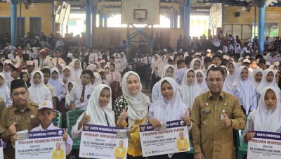 12.000 Beasiswa PIP Dibagikan, Legislator Karmila Sari: Ini untuk Masa Depan Anak Bangsa