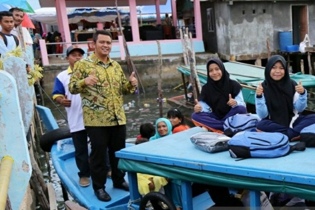 Guru Pesisir Bintan Memanfaatkan Transportasi Laut Gratis 
