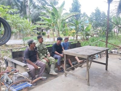 Babinsa Koramil 03/Sungai Sembilan Pererat Silaturahmi dan Kemanunggalan TNI dengan Masyarakat