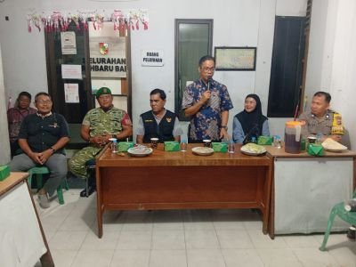 Babinsa Labuh Baru Barat Monitor Pemilihan Ketua LPM, Feris Novel Raih Suara Terbanyak