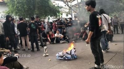 Demo Dua Tahun Prabowo-Gibran Ricuh, 32 Peserta Aksi Sempat Diamankan