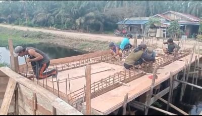 Kemanunggalan TNI-Rakyat: Pembangunan Jembatan Garuda Pekaitan Capai Progres 25 Persen