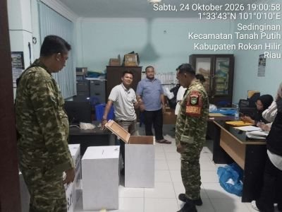 Pendampingan penyerahan Logistik Pilpeng Serentak Thp. I Kecamatan Tanah Putih