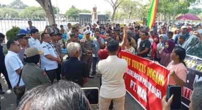 Ratusan Warga Bangun Jaya Geruduk Kantor Bupati, Tuntut PT MAN Angkat Kaki dari Rohul