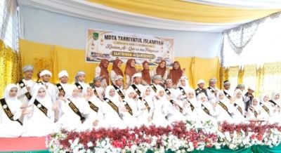 Suasana Haru Warnai 31 Santri MDTA Tarbiyatul Islamiyah Bagansiapiapi Khatam Al-Qur'an