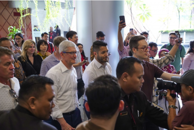 Tim Cook Kunjungi Apple Developer Academy @BINUS, Perkuat Komitmen Pengembangan Talenta Digital
