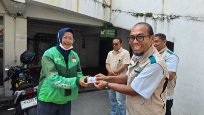 YBM PLN UPT Pekanbaru Salurkan Voucher BBM untuk Pahlawan Keluarga